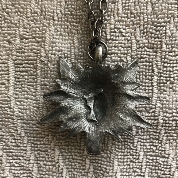 The Witcher 3 Wolf Necklace - Picture 3 of 3